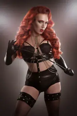 Sirenna's main photo 3