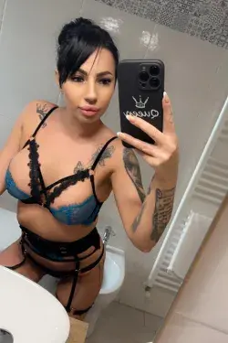 horny couple 's main photo 1