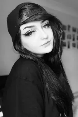 Mistressmaddi's main photo 1