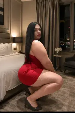 Laura 's main photo 1